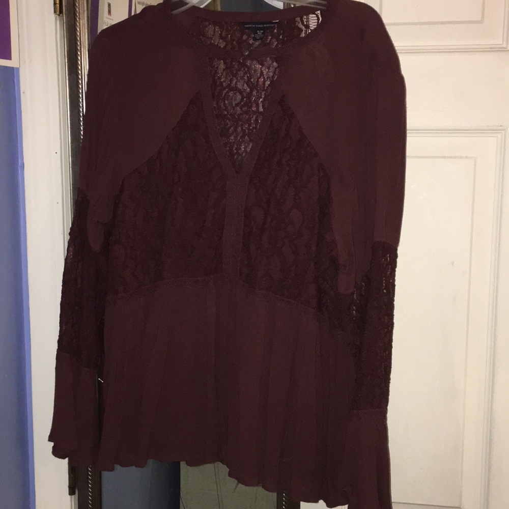 LONG SLEEVE CUT OUT AMERICAN EAGLE BLOUSE